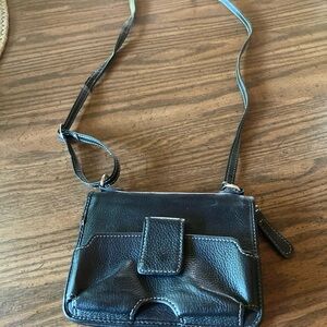 Clarks leather sm brown/black crossbody purse.